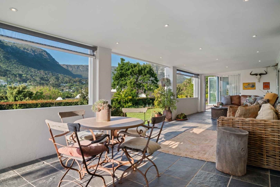 4 Bedroom Property for Sale in Oakhurst Estate Western Cape